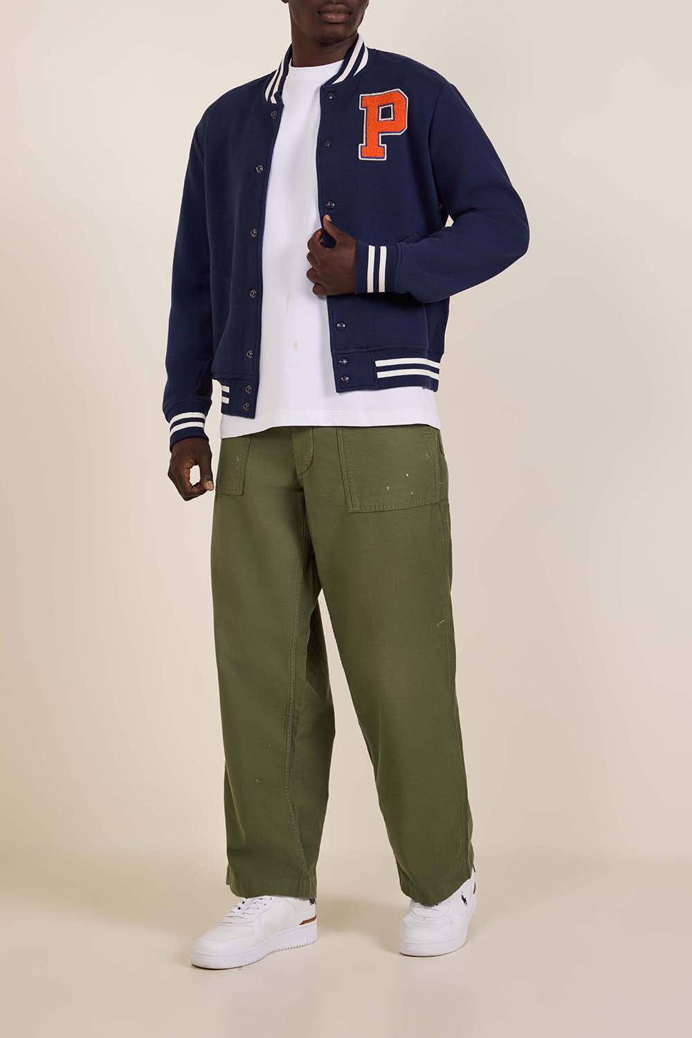 מכנסיים בגזרה ישרה